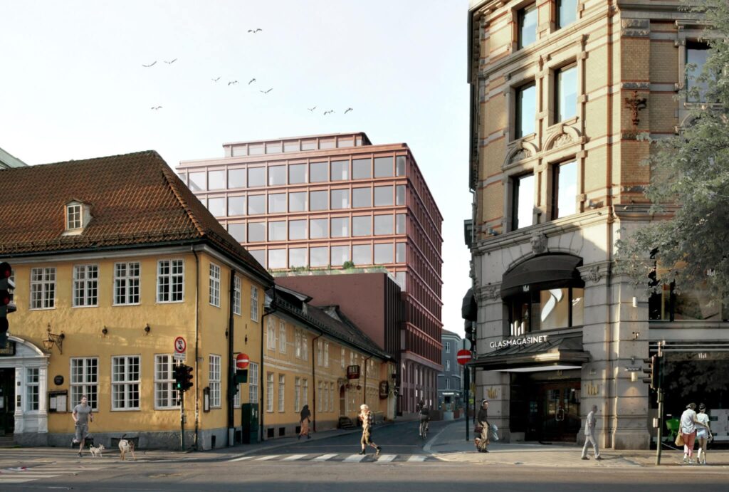 Bildemontasje med moderne kontorbygg med glassfasade bak lave, historiske bygg i travle bygater